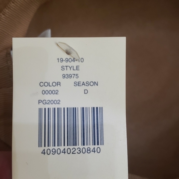 ?lord & Taylor wool hat. Made in ITALY. NWT